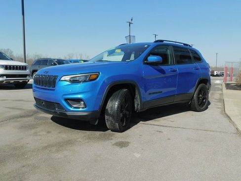 Used 2021 Jeep Cherokee Latitude Plus w/ Sun & Sound Group image 4