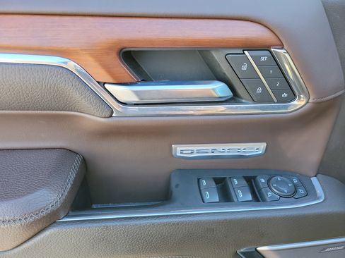 Used 2022 GMC Sierra 1500 Denali w/ Denali Reserve Package image 17