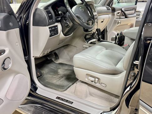 Used 2007 Lexus LX 470 4WD w/ Limited Edition image 27