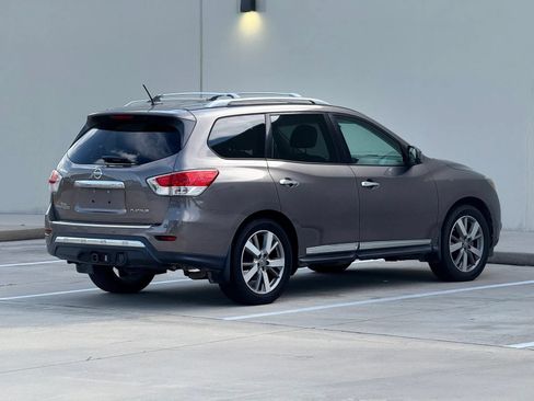 Used 2014 Nissan Pathfinder Platinum FWD image 7
