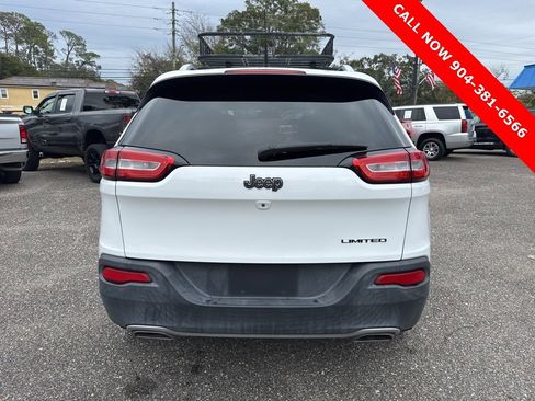 Used 2016 Jeep Cherokee Limited image 4