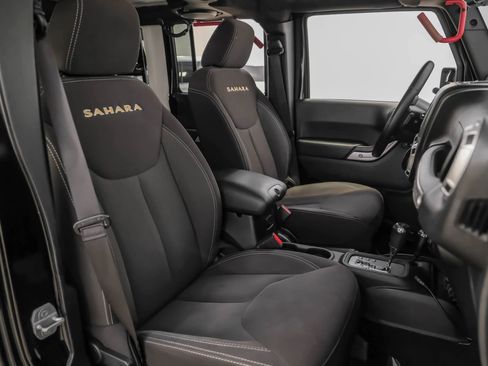 Used 2014 Jeep Wrangler Unlimited Sahara image 26