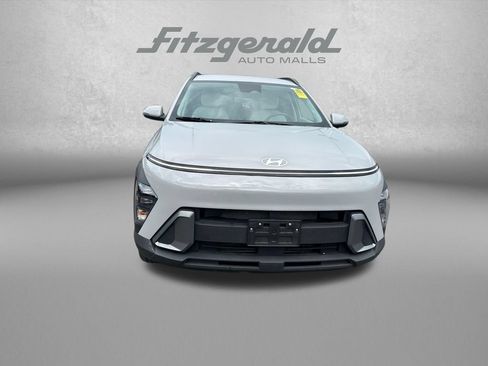 Used 2025 Hyundai Kona SEL AWD/4WD image 2