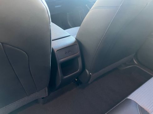 Used 2025 Chevrolet Trax LT FWD image 23