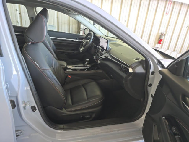 Used 2023 Nissan Altima 2.5 SR w/ SR Premium Package FWD image 8