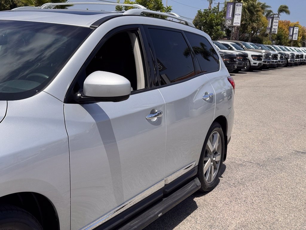 Used 2015 Nissan Pathfinder Platinum w/ Cargo Package FWD image 9
