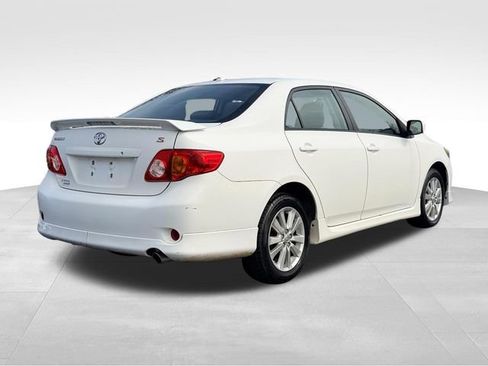 Used 2010 Toyota Corolla image 3