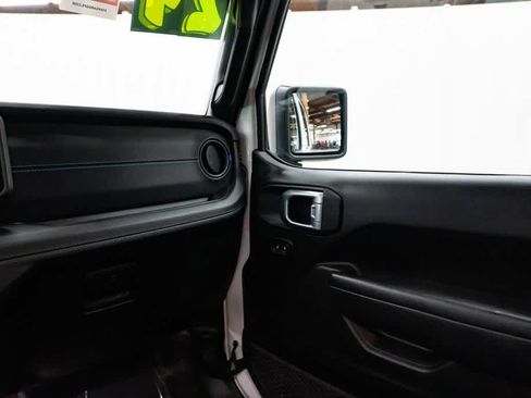 Used 2024 Jeep Wrangler Unlimited Rubicon 4xe AWD/4WD image 10