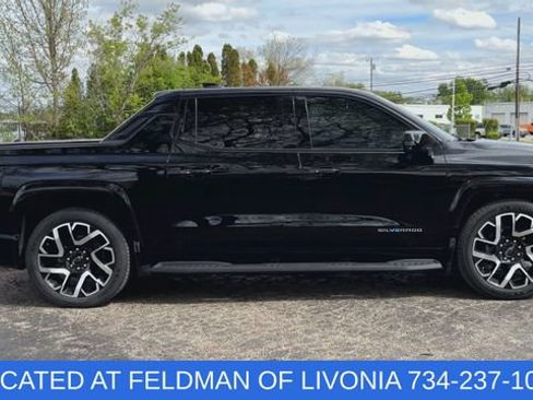 Used 2024 Chevrolet Silverado EV RST AWD/4WD image 9