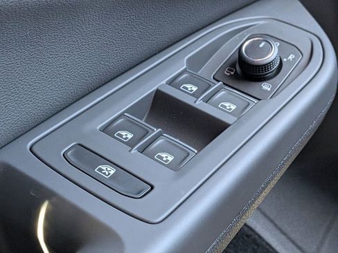 Used 2026 Volkswagen Golf image 26