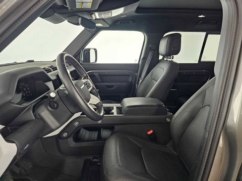 Used 2025 Land Rover Defender 110 X-Dynamic SE image 20