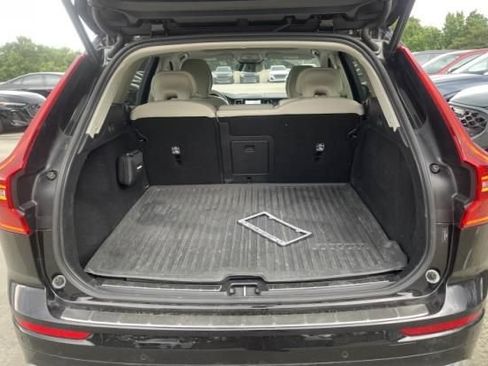Used 2023 Volvo XC60 B5 Plus w/ Climate Package AWD/4WD image 6