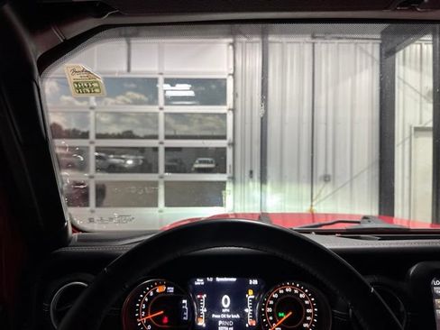Used 2018 Jeep Wrangler Unlimited Sahara AWD/4WD image 7