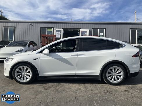 Used 2017 Tesla Model X 75D image 5