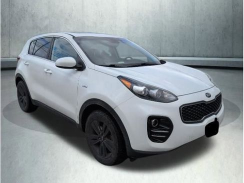Used 2018 Kia Sportage LX image 2