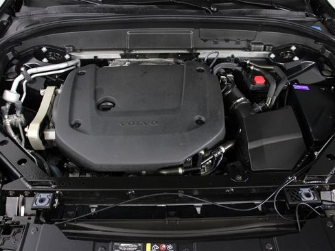 Certified 2023 Volvo XC60 B6 Ultimate w/ Protection Package Premier image 24