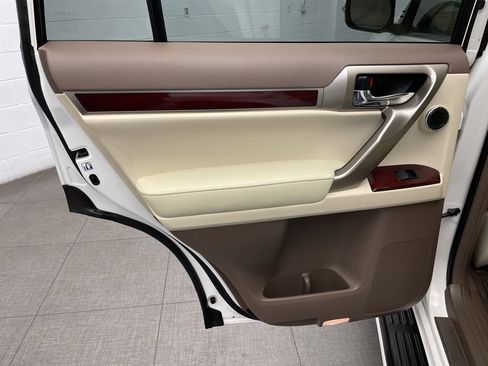 Used 2019 Lexus GX 460 Luxury image 24