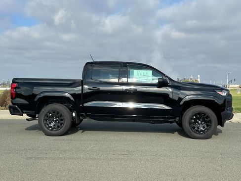 New 2026 Chevrolet Colorado W/T image 3