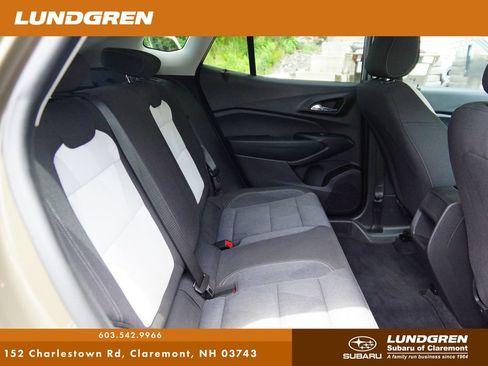 Used 2024 Chevrolet Trax LS w/ LS Convenience Package FWD image 27