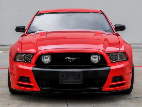 Used 2014 Ford Mustang GT image 12