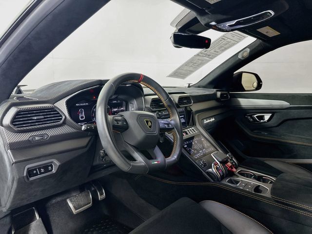 Used 2023 Lamborghini Urus Performante AWD/4WD image 9