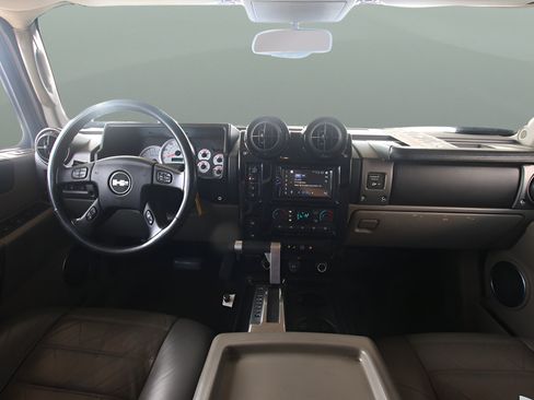 Used 2004 HUMMER H2 w/ Preferred Equipment Group AWD/4WD image 5