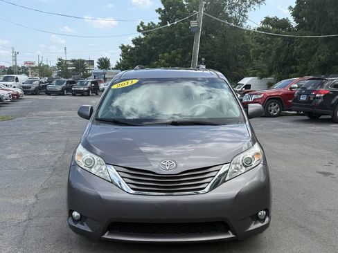 Used 2011 Toyota Sienna XLE w/ Premium Pkg AWD/4WD image 3