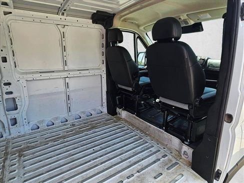 Used 2025 RAM ProMaster 2500 w/ Convenience Group FWD image 17