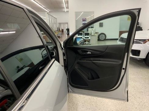 Used 2020 Chevrolet Equinox LT w/ Driver Convenience Package FWD image 29