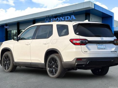 New 2026 Honda Pilot Black Edition image 10