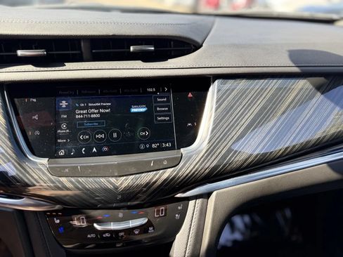 Used 2025 Cadillac XT6 Premium Luxury w/ Technology Package AWD/4WD image 46