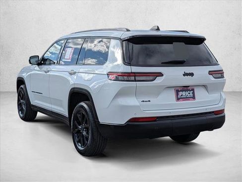 Used 2024 Jeep Grand Cherokee L Laredo image 7