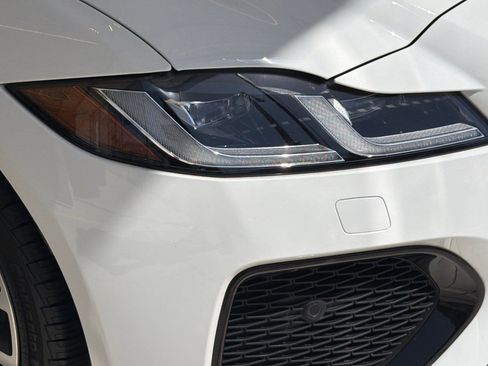Used 2024 Jaguar XF R-Dynamic SE AWD/4WD image 11