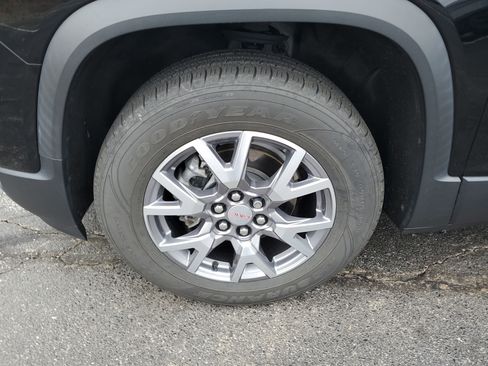 Used 2021 GMC Acadia SLT w/ Premium Package image 10