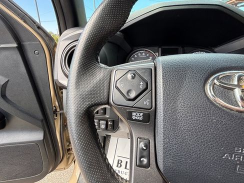 Used 2017 Toyota Tacoma TRD Off-Road w/ Premium & Technology Package image 18