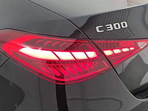 Used 2025 Mercedes-Benz C 300 Sedan image 34