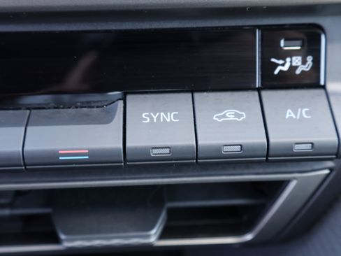 Used 2025 Toyota Camry SE FWD image 25