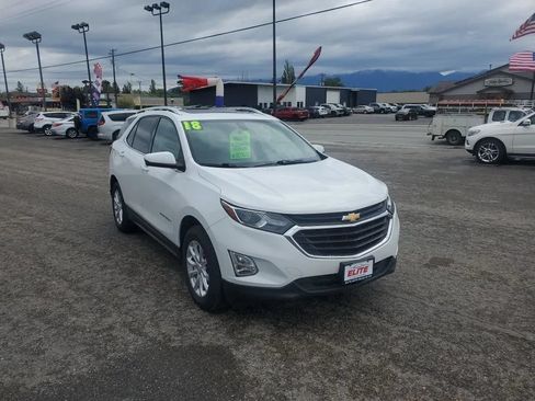 Used 2018 Chevrolet Equinox LT w/ Sun & Infotainment Package AWD/4WD image 4