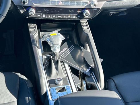 New 2025 Kia Telluride S image 17
