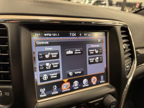 Used 2014 Jeep Grand Cherokee Overland image 8