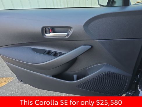 Used 2026 Toyota Corolla SE image 32