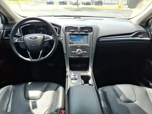 Used 2019 Ford Fusion Titanium FWD image 23
