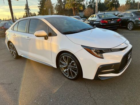 Used 2020 Toyota Corolla XSE image 8