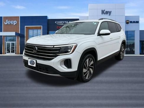 Used 2024 Volkswagen Atlas SE image 2