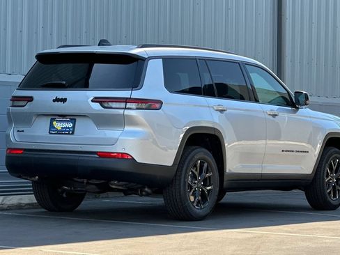 New 2026 Jeep Grand Cherokee L 4WD image 4