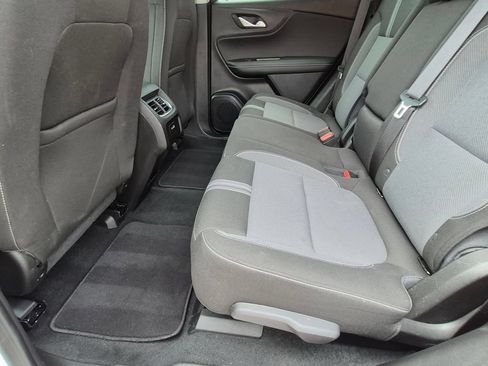 Used 2025 Chevrolet Blazer LT FWD image 27