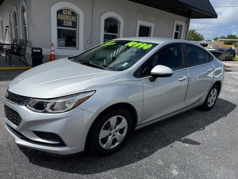 Used 2017 Chevrolet Cruze LS FWD image 3