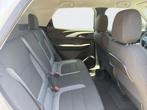 Used 2025 Chevrolet TrailBlazer LS FWD image 26