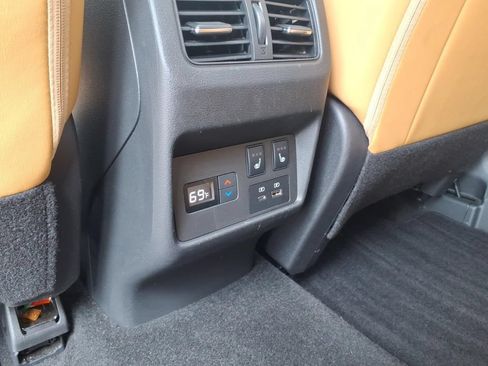 Used 2021 Nissan Rogue Platinum FWD image 19