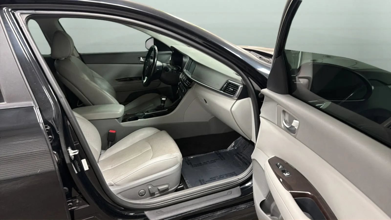 Used 2018 Kia Optima EX w/ Premium Package FWD image 22